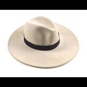 Never Worn Goorin Bros Lady Roulette Fedora